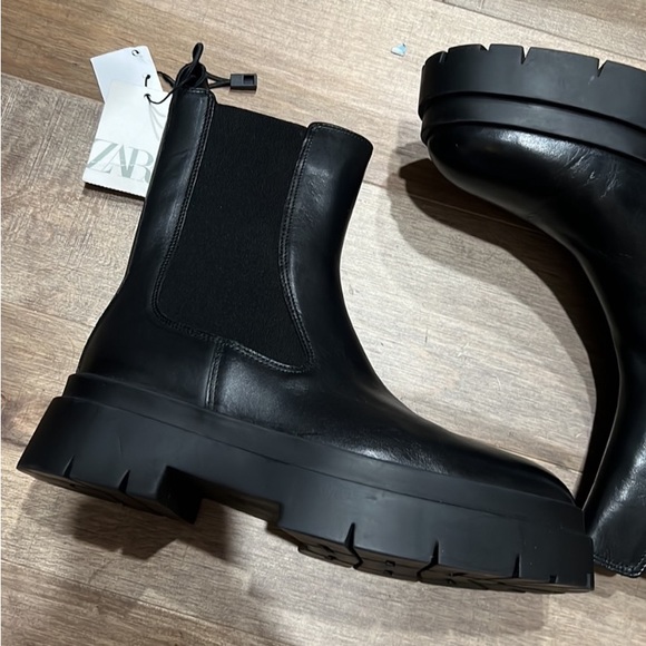 Zara chunky boots. some scuffs no rips or tears lots of wear for her new… - Picture 5 of 7